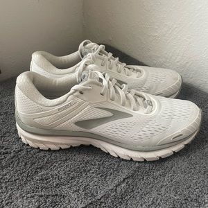 Brooks Running Shoe. Adrenaline GTS 18. Women’s size 8.5. Lightly worn!